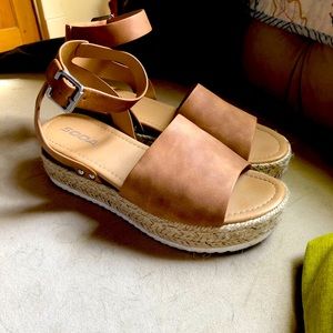 Soda platform espadrilles white sole slight wedge